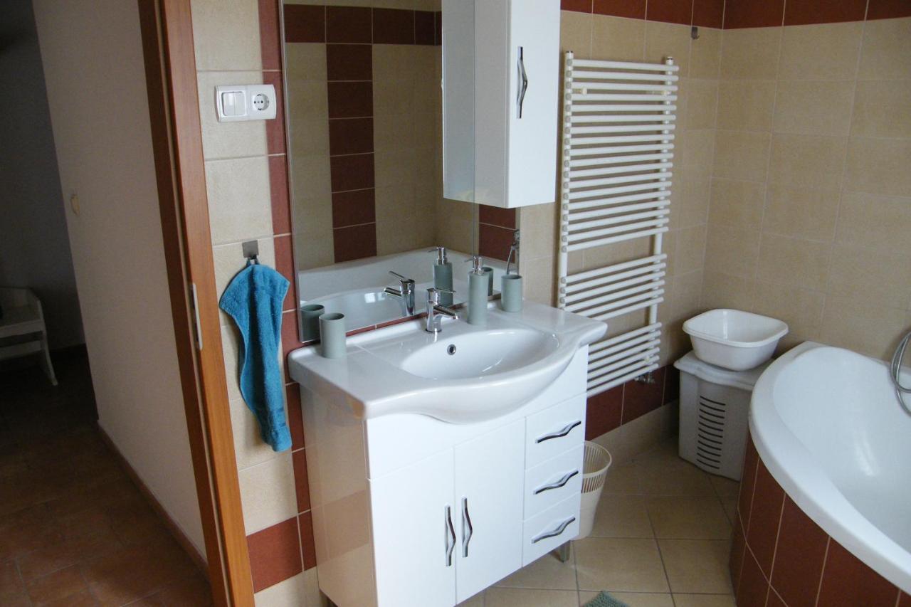 Romantic Apartman Hajduszoboszlo Ngoại thất bức ảnh