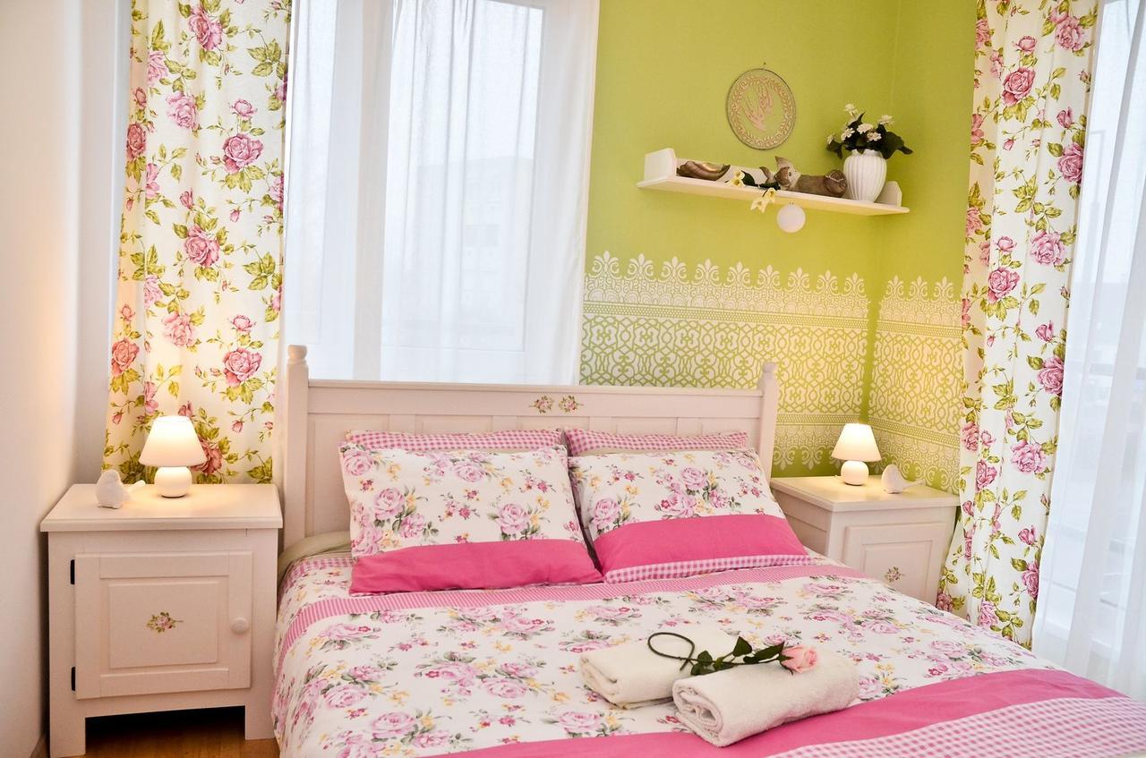 Romantic Apartman Hajduszoboszlo Ngoại thất bức ảnh