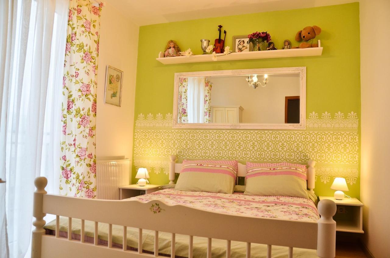 Romantic Apartman Hajduszoboszlo Ngoại thất bức ảnh