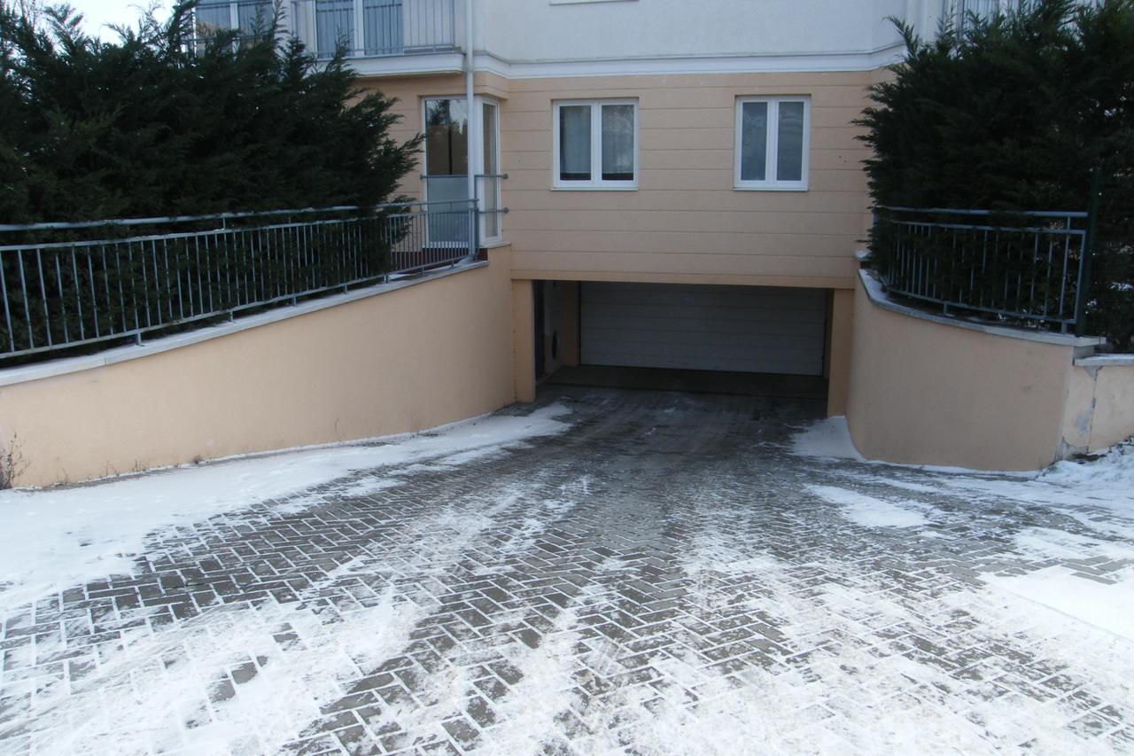 Romantic Apartman Hajduszoboszlo Ngoại thất bức ảnh