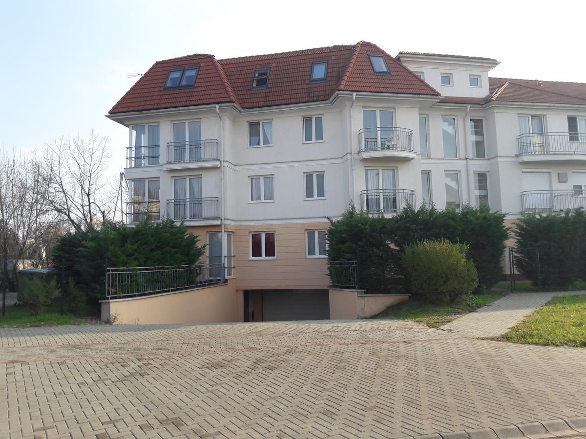 Romantic Apartman Hajduszoboszlo Ngoại thất bức ảnh